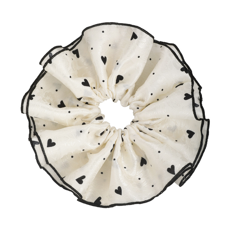 ダブルレイヤー ベージュハートスクランチー