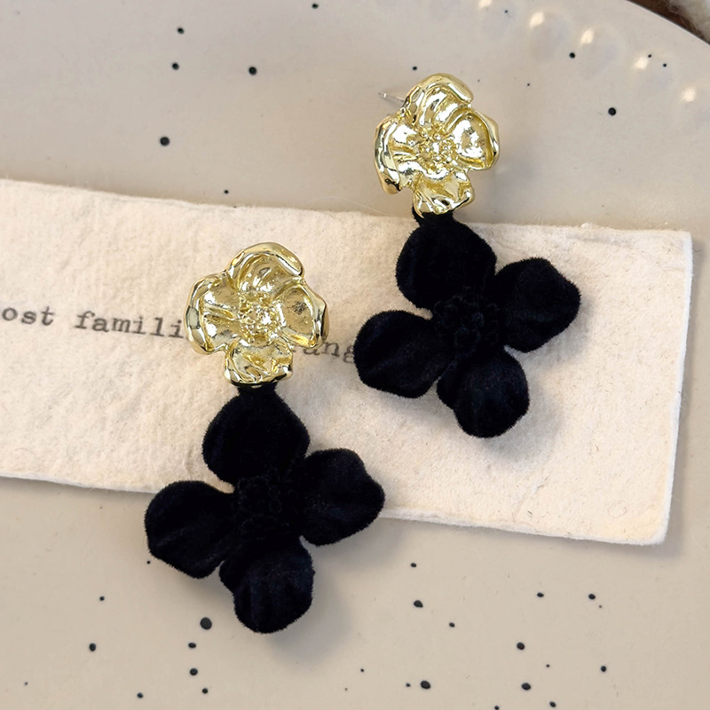 Francouzské Vintage Sametové Květinové Náušnice