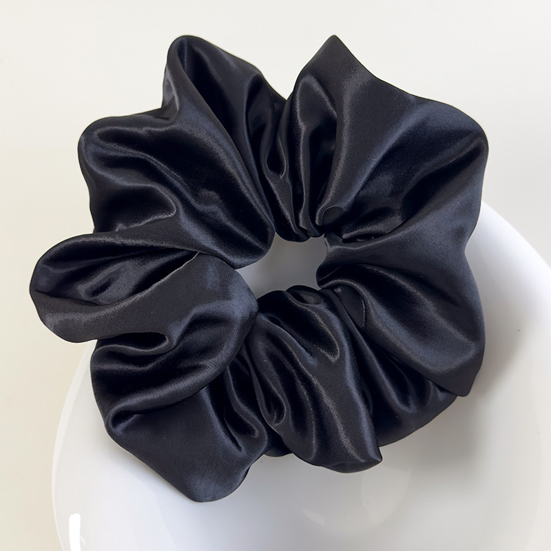 クリームサテンスクランチー