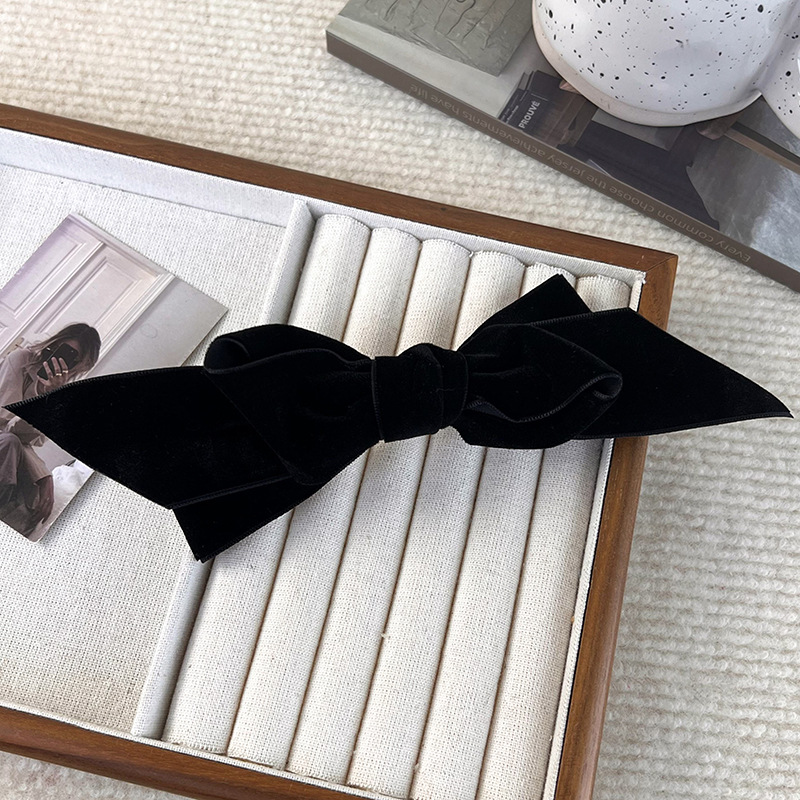 Agrafă de Păr cu Aplică Retro din Catifea