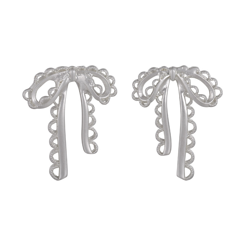 Örhängen med Hålkantad Slipsrosett