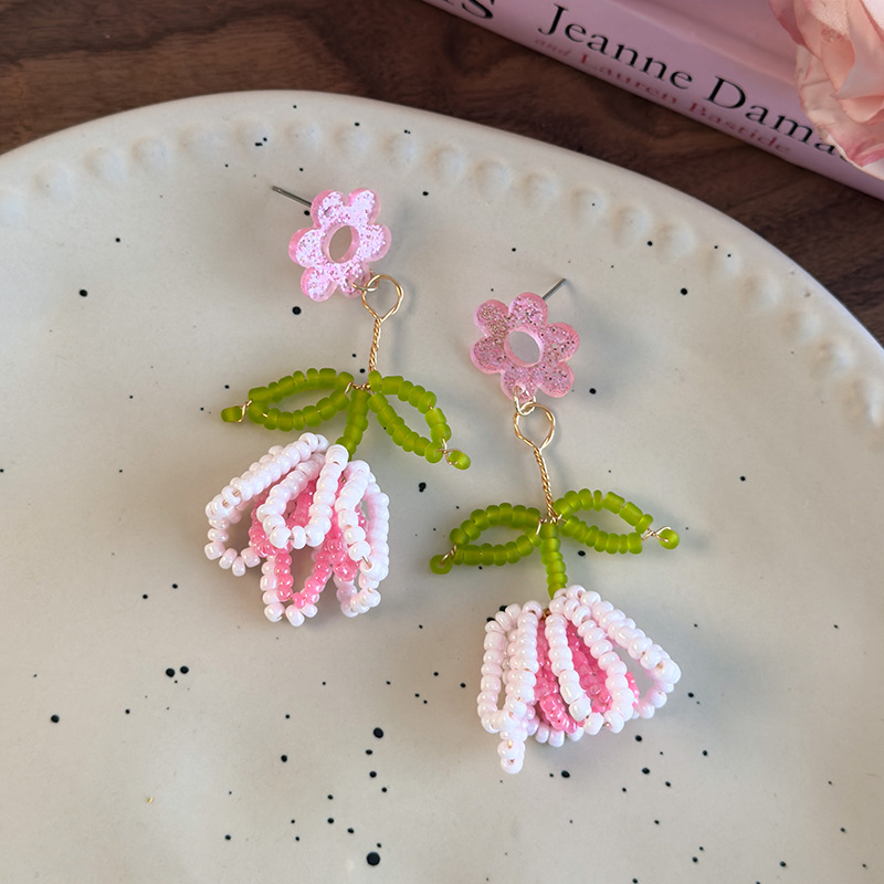 أقراط زهرة التوليب