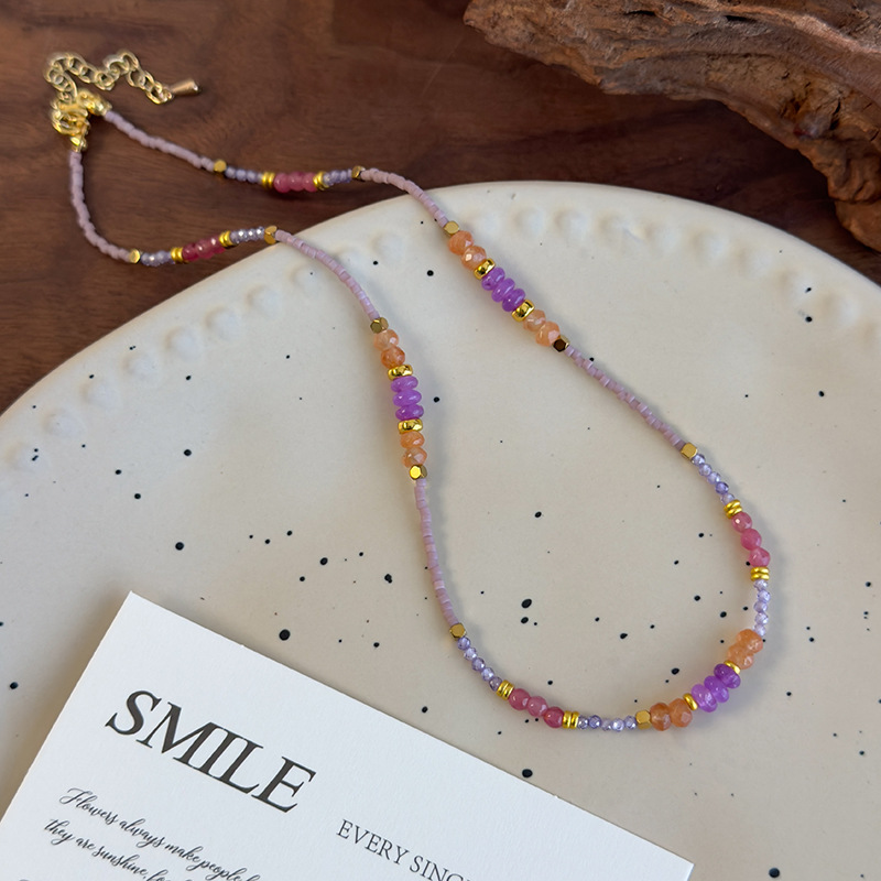 قلادة تشوكر من الكريستال البنفسجي