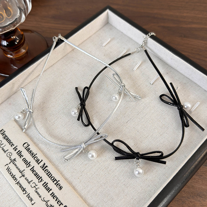 Шкіряний Намисто-чокер з Перлиною