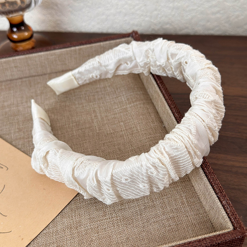 Faixa de Cabelo com Renda Francesa Bordada e Babados