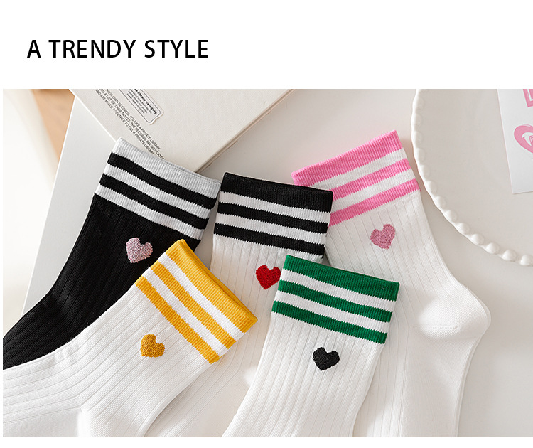 Meias Mid-Calf Sem Costura com Corações