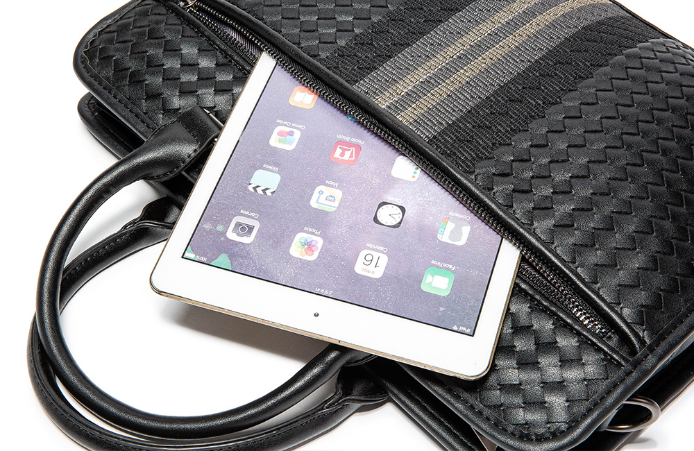 حقيبة رجال منسوجة