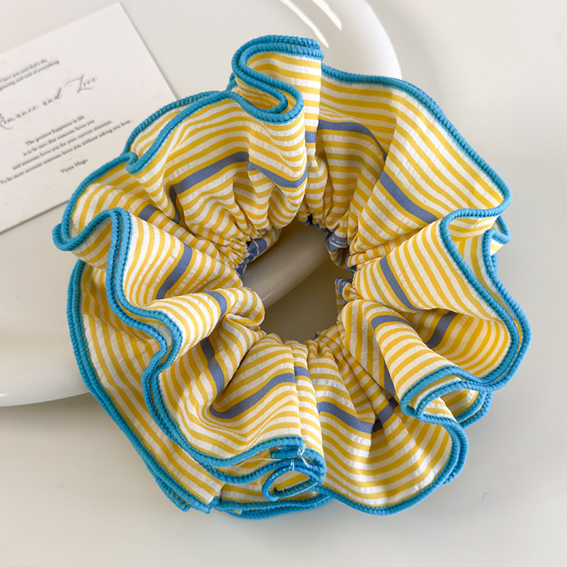 マルチレイヤーストライプスクランチー