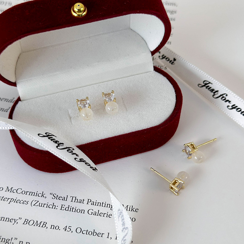 Orecchini con Perle di Giada e Diamanti