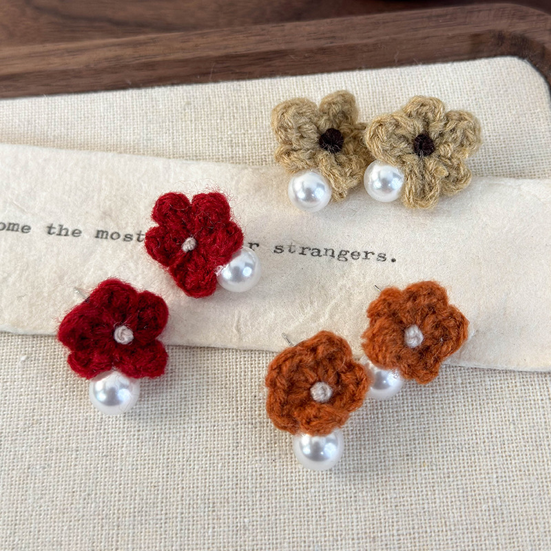 꽃과 펄 니트 귀걸이
