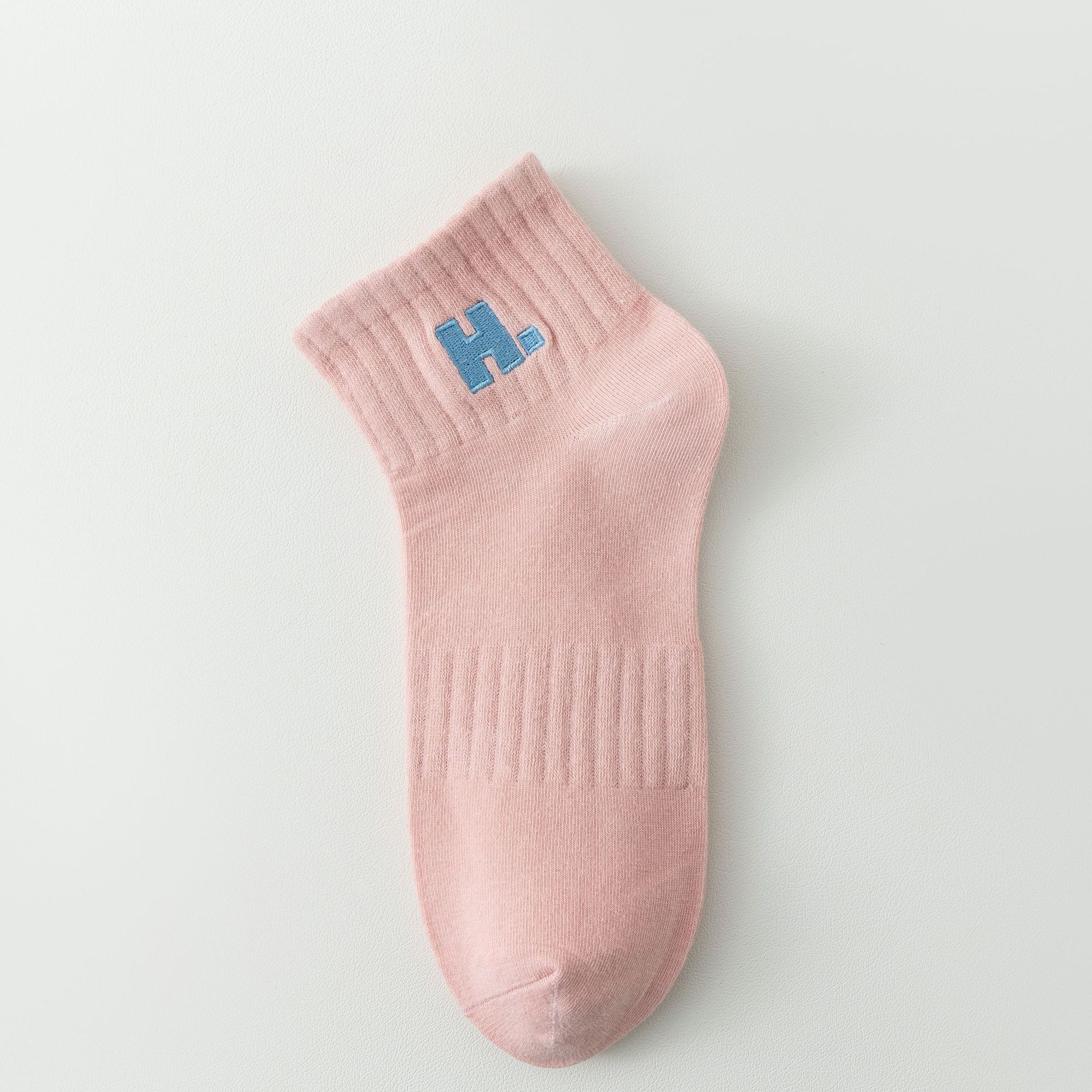 Șosete cu litera H brodată