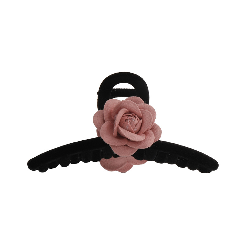 Horquillas y Cintas para el Pelo de Camelia Rosa en Terciopelo Negro