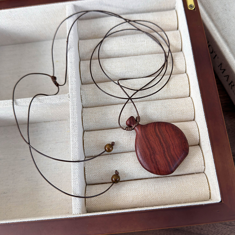 Вінтажний Намисто з Дерев'яним Кулоном Пляшки