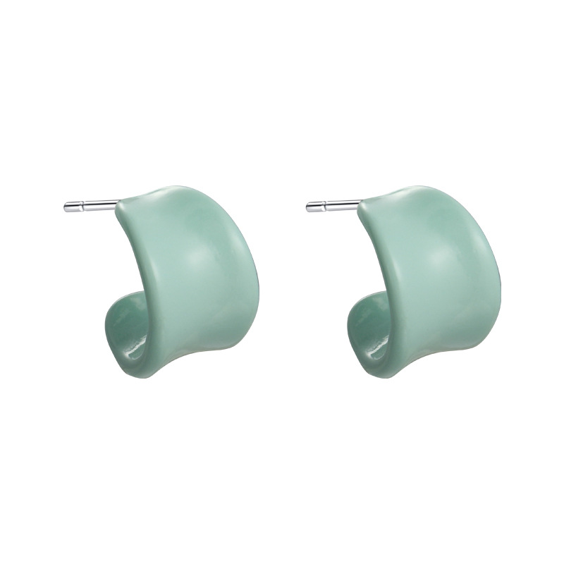 أقراط مينا متقاطرة على شكل C