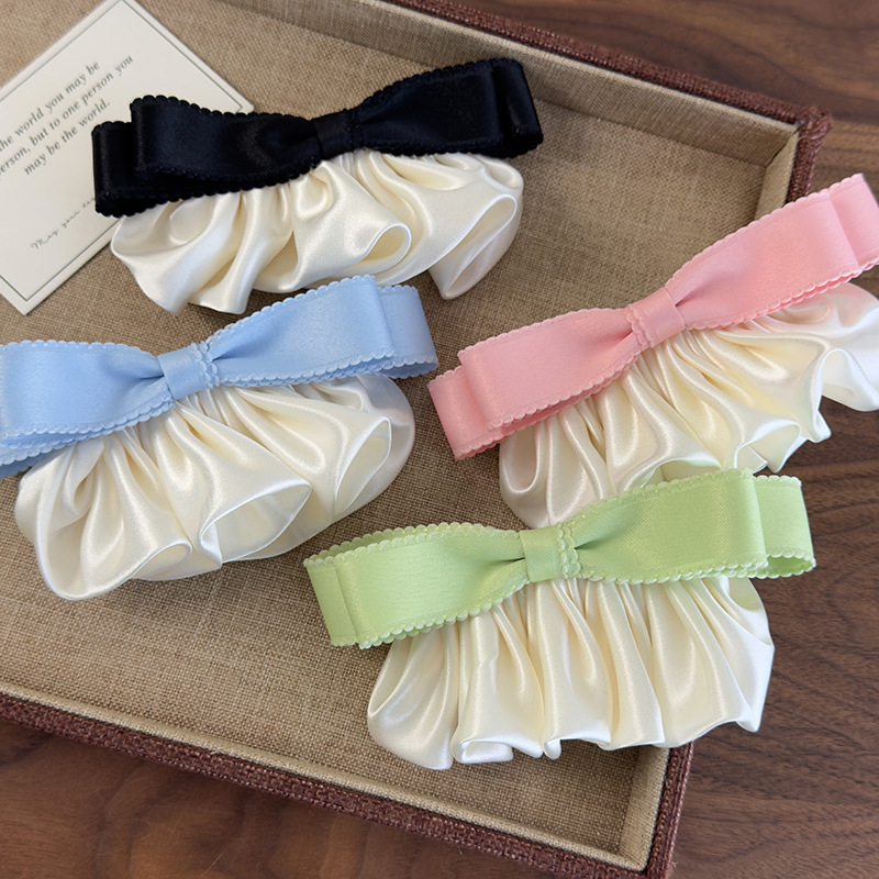 Agrafă de Păr Vintage din Satin cu Volane