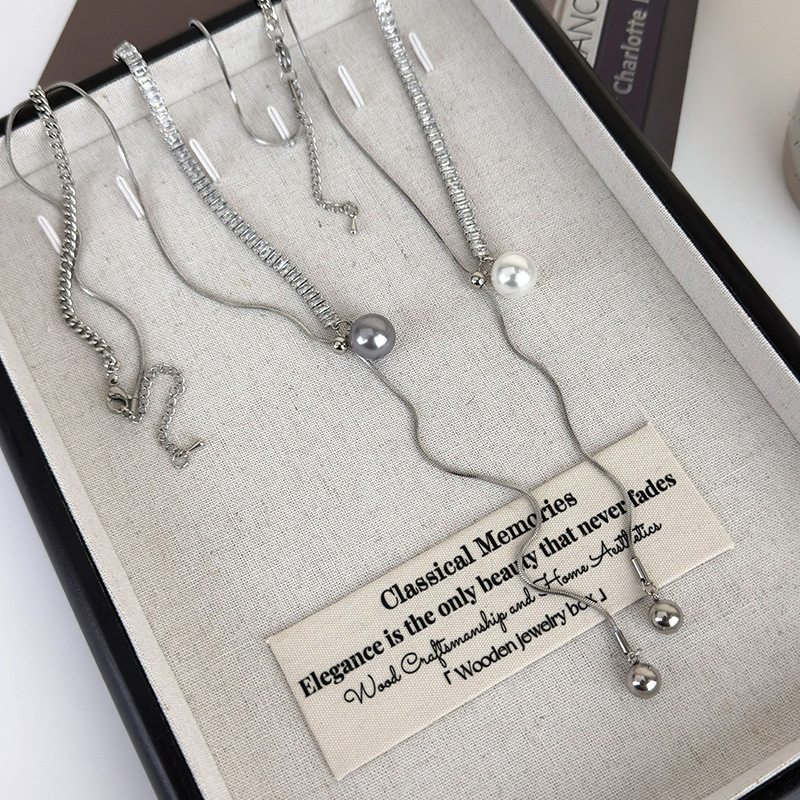 Náhrdelník s Perlami a Krystaly